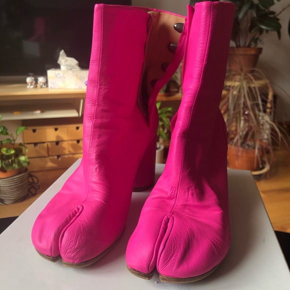 pink margiela tabi boots